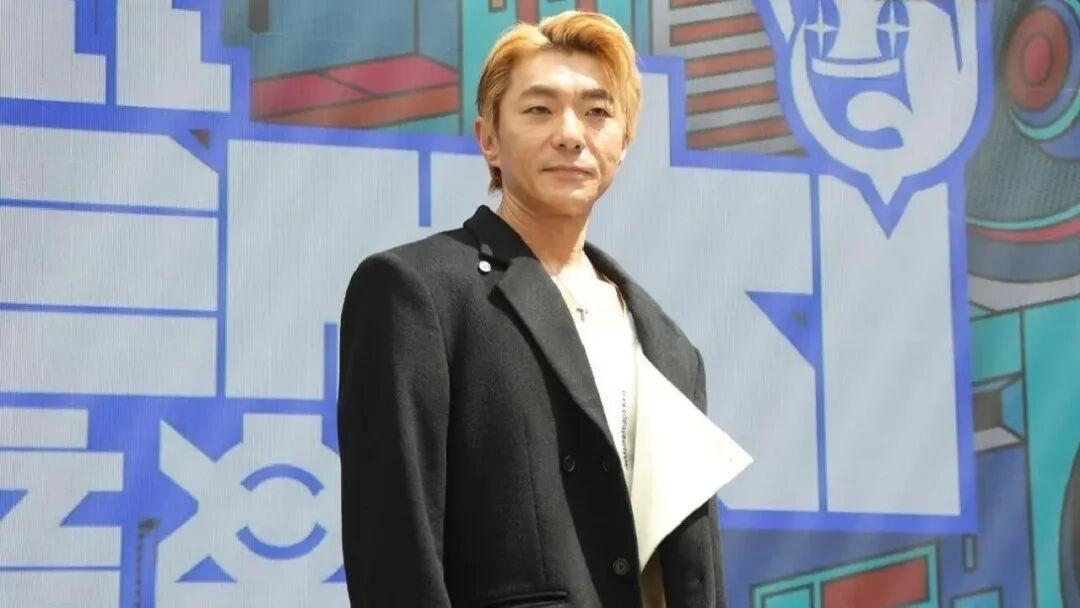 开云体育app下载-46岁香港知名歌手正式加盟英皇娱乐,结束近五年独立歌手生涯