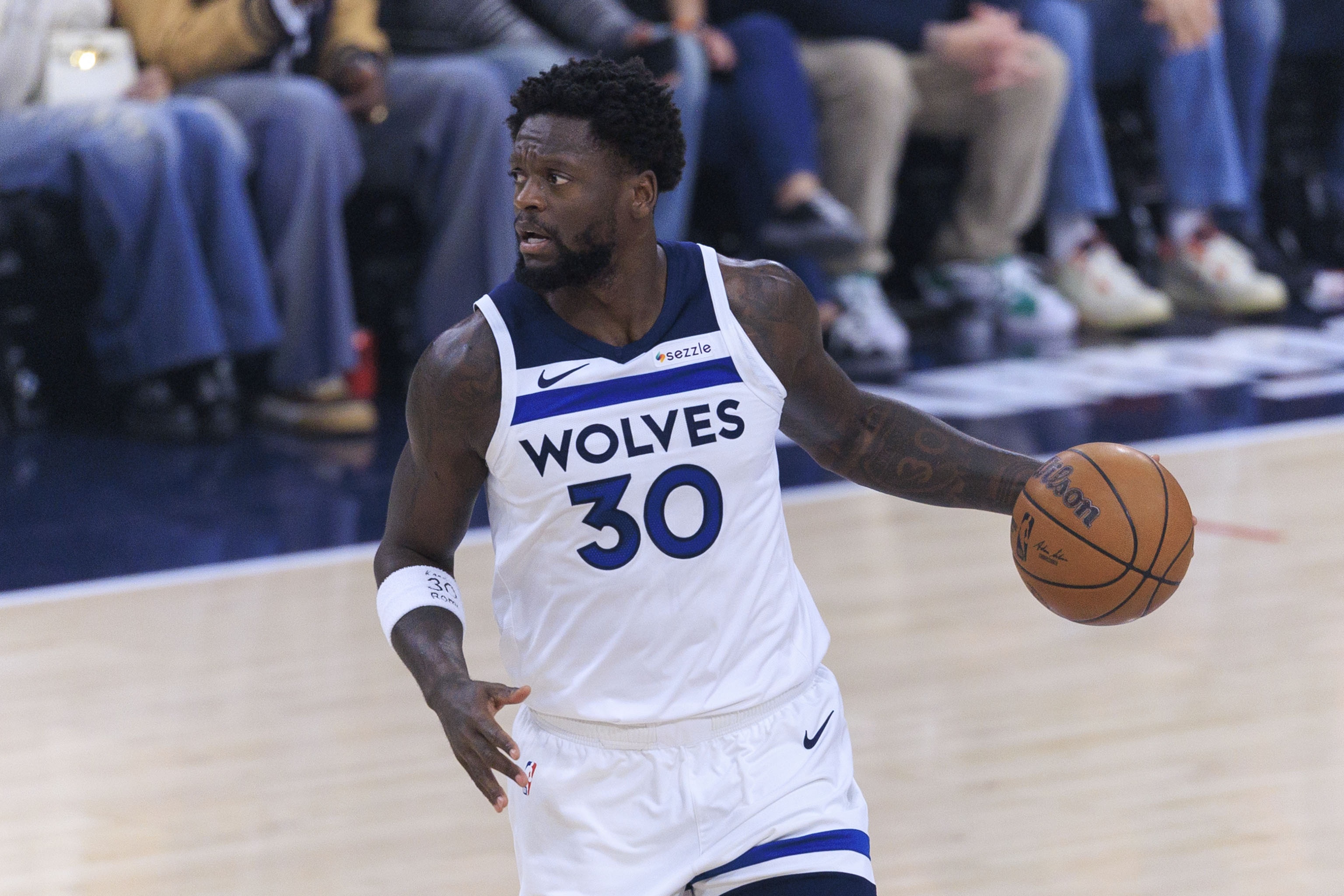 开云体育app下载-爱德华兹:很高兴看到兰德尔找到了自己的节奏 希望他保持下去